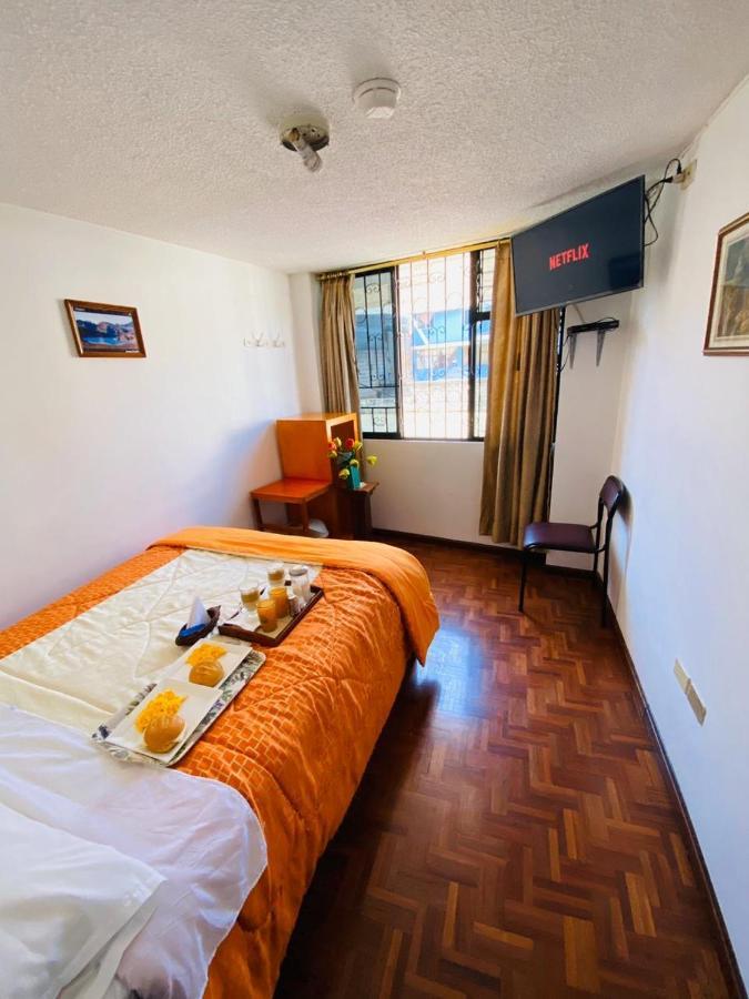 Hotel Margarita Inn Alameda Quito Exterior photo